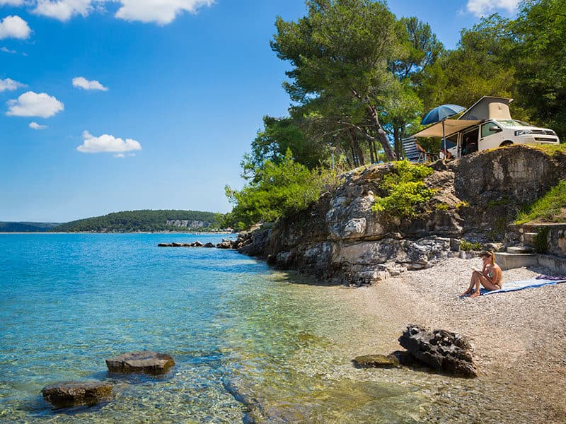 Rocky cove near Lanterna Beach